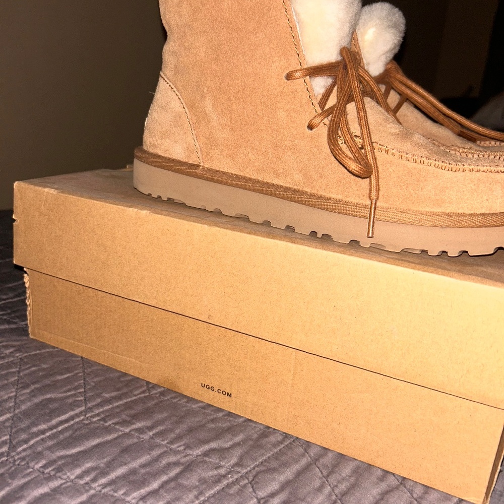 Like NEW UGG WOMEN'S SLIPPERS ANKLE BOOTS CHESTNUT BROWN - Picture 9 of 13